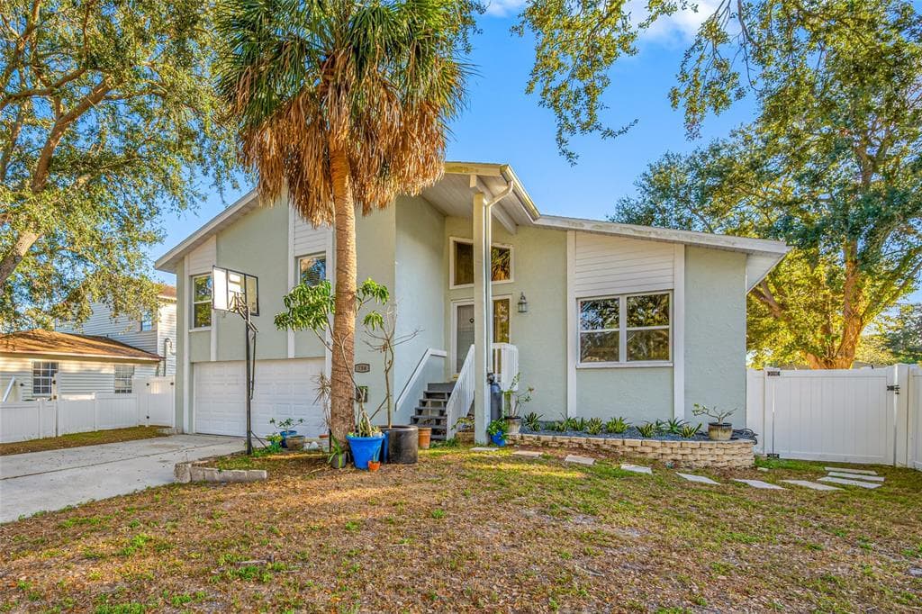 756 61ST AVENUE NE ST PETERSBURG, FL 33703