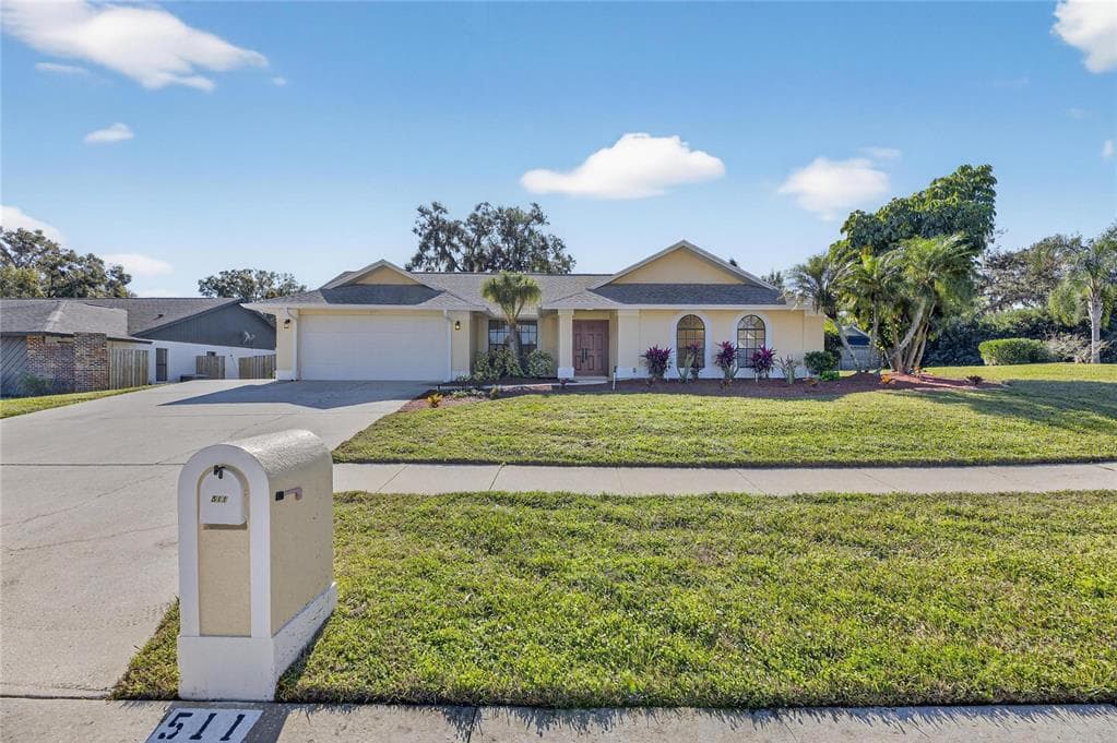 511 SPORTSMAN PARK DRIVE SEFFNER, FL 33584