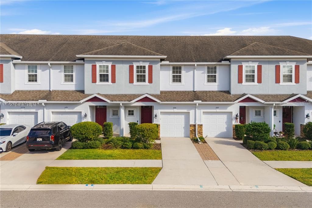 1066 AMBER LEAF TRAIL WESLEY CHAPEL, FL 33544