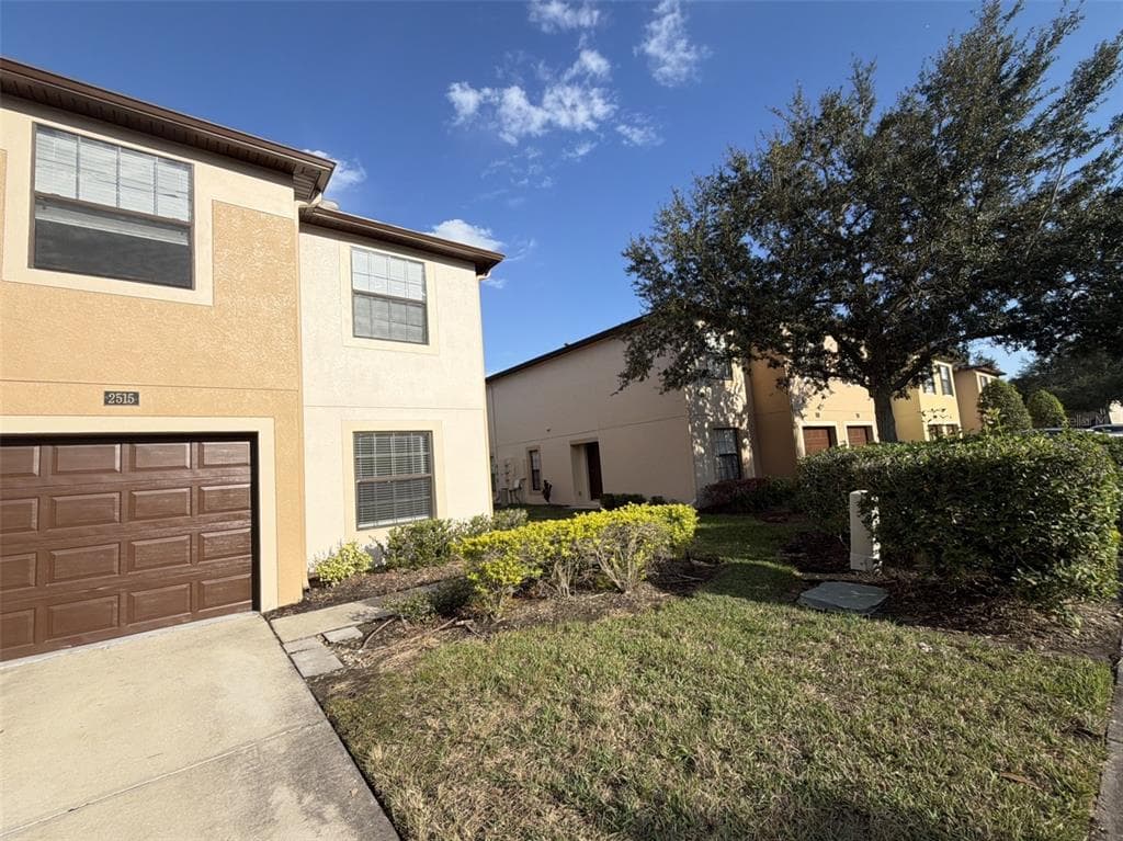 2515 OLEANDER LAKES DRIVE BRANDON, FL 33511