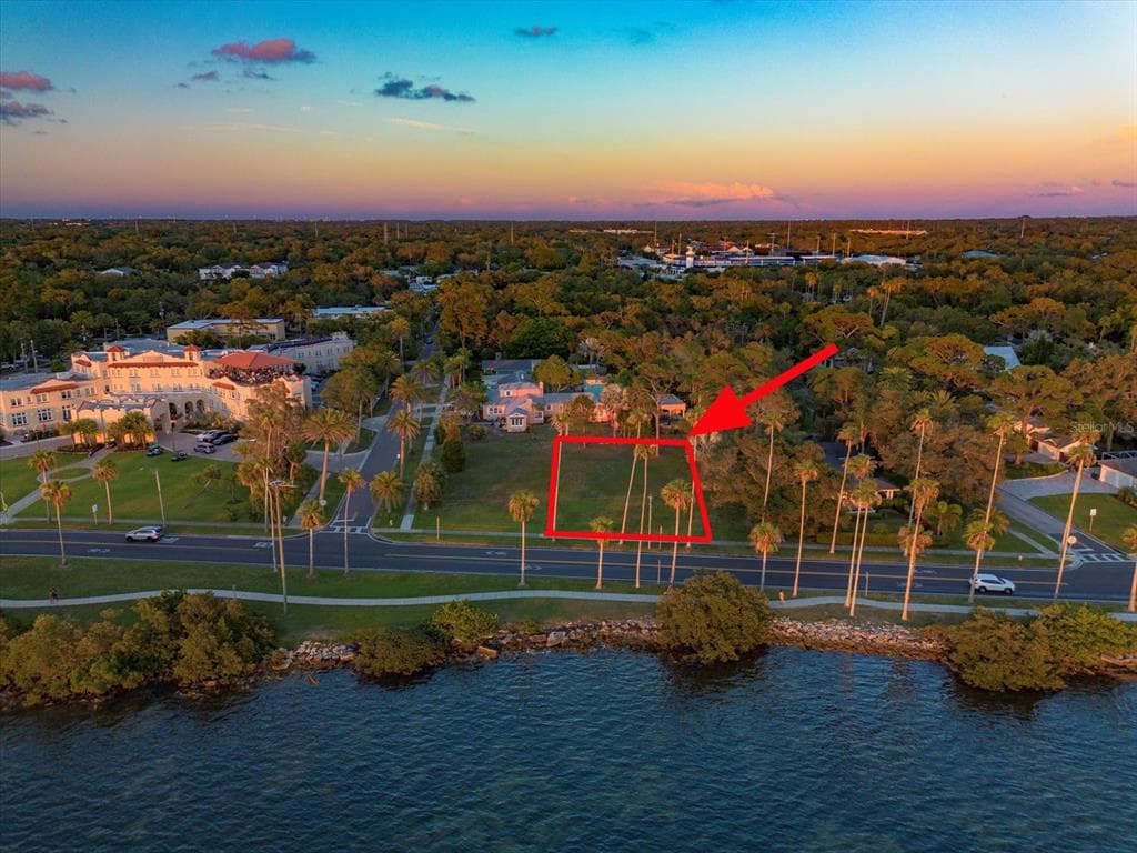 435 EDGEWATER DRIVE