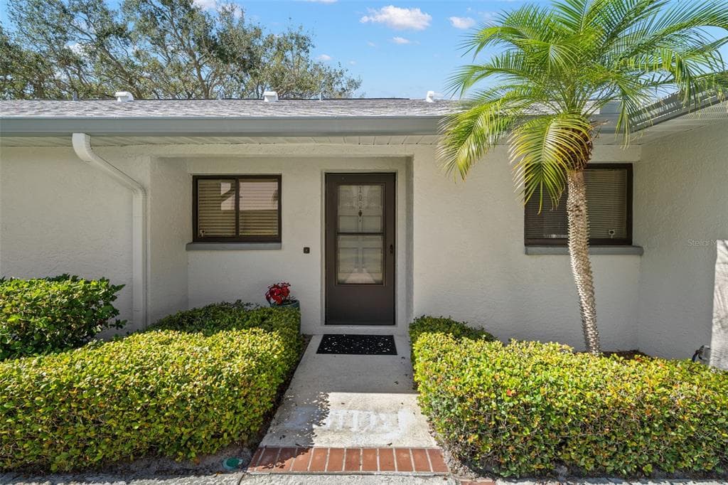 2757 COUNTRYSIDE BOULEVARD UNIT 103 CLEARWATER, FL 33761