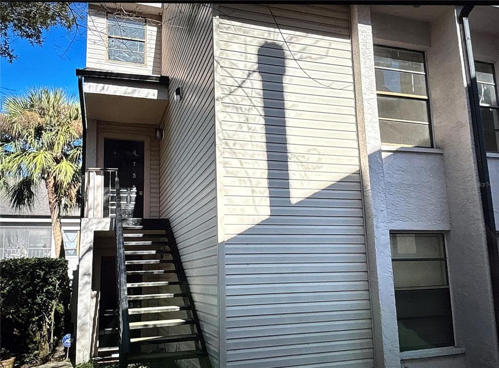 4755 PURITAN CIRCLE UNIT 521 TAMPA, FL 33617