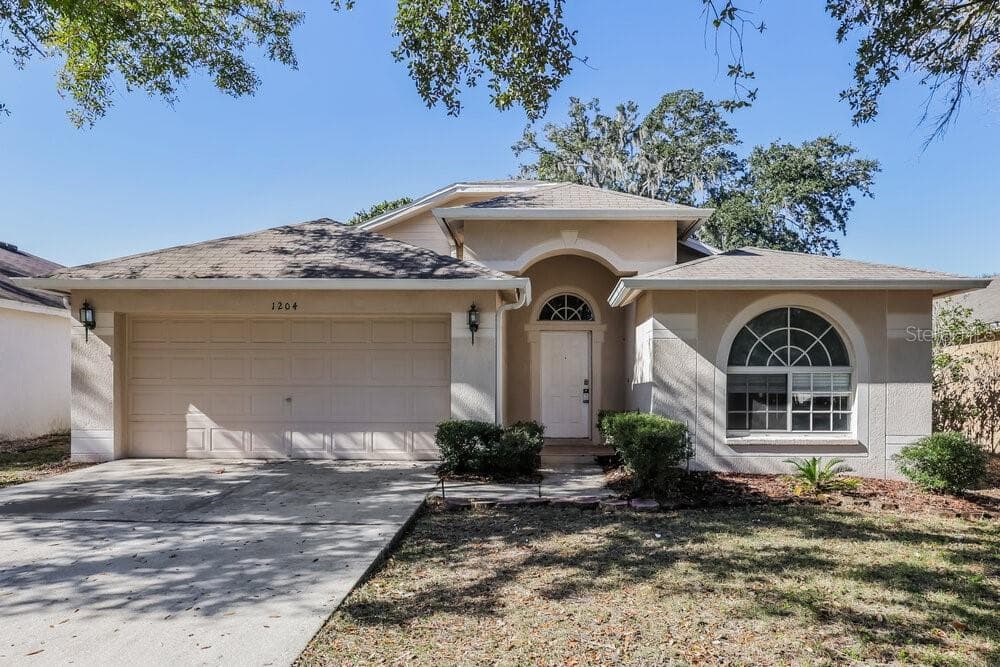 1204 PONGO LANE VALRICO, FL 33594