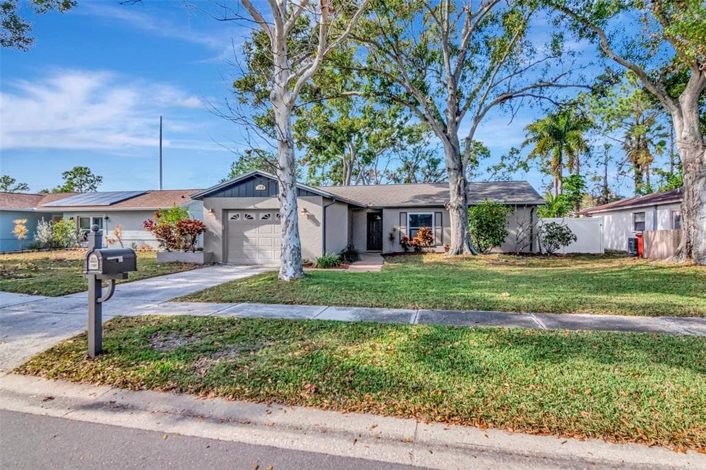 12418 84TH LARGO, FL 33773
