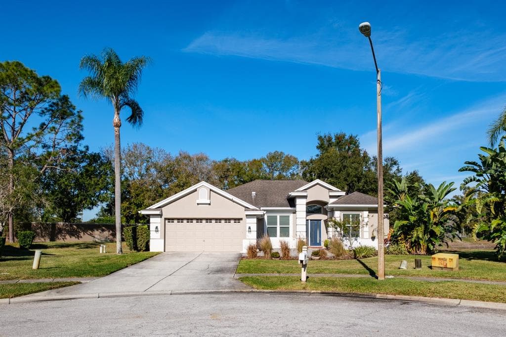 438 EQUINE DRIVE TARPON SPRINGS, FL 34688