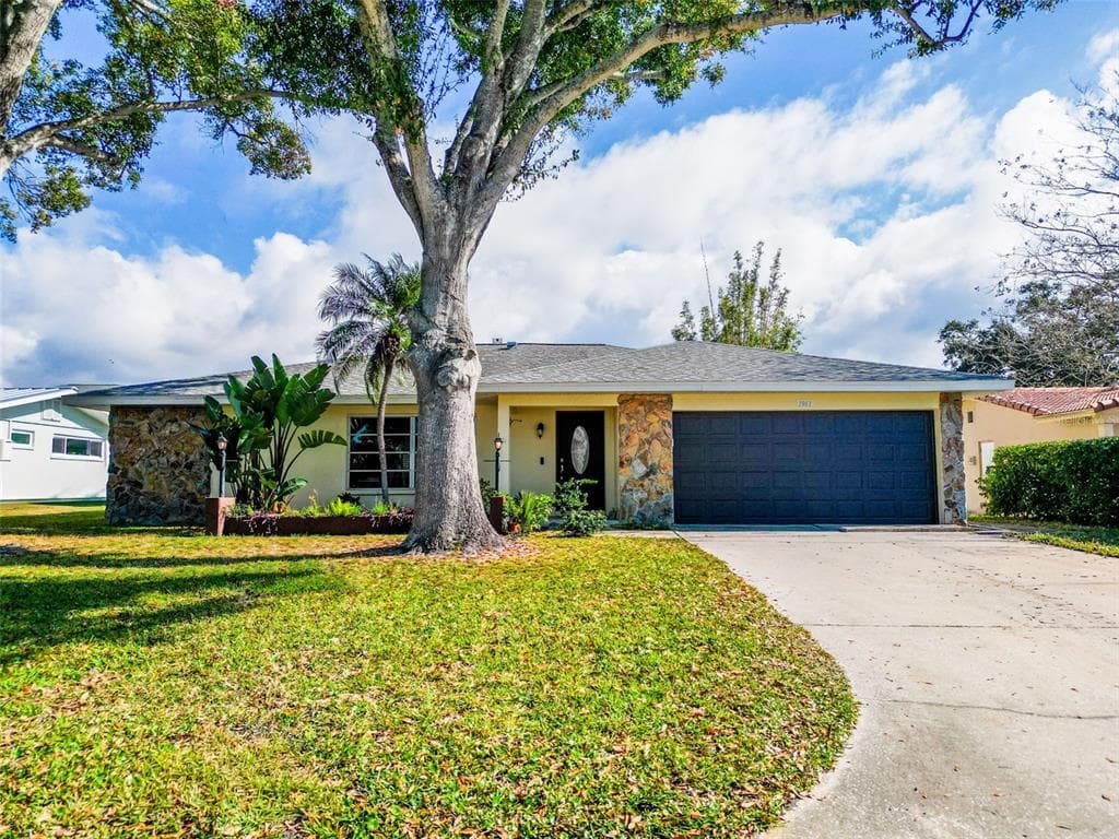 1961 CANADIANA COURT DUNEDIN, FL 34698
