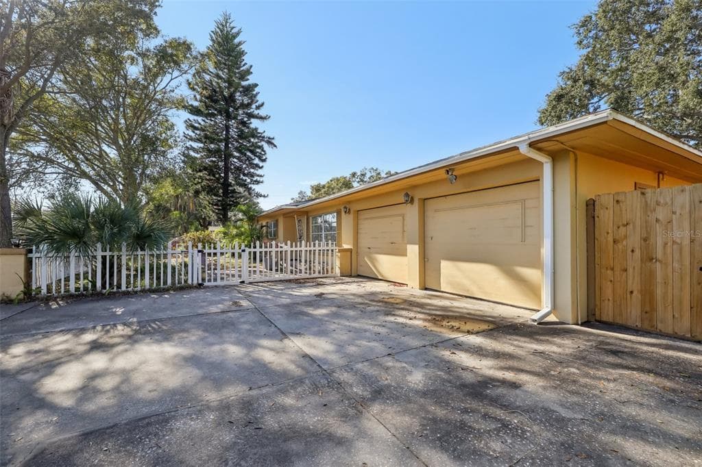 2228 NE COACHMAN ROAD