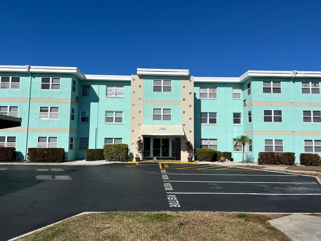 11447 PARK BOULEVARD UNIT 214 SEMINOLE, FL 33772