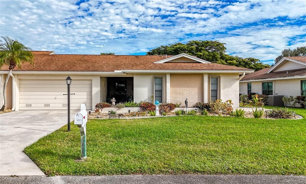 5678 BALKAN COURT FORT MYERS, FL 33919