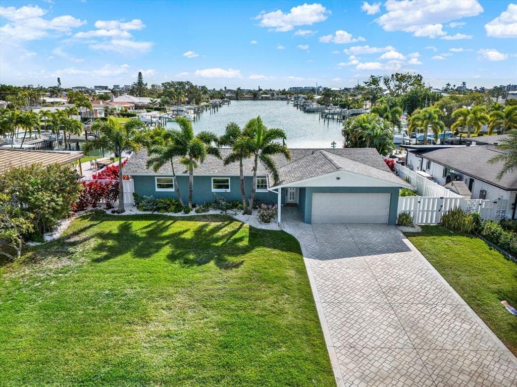 545 CAPRI BOULEVARD