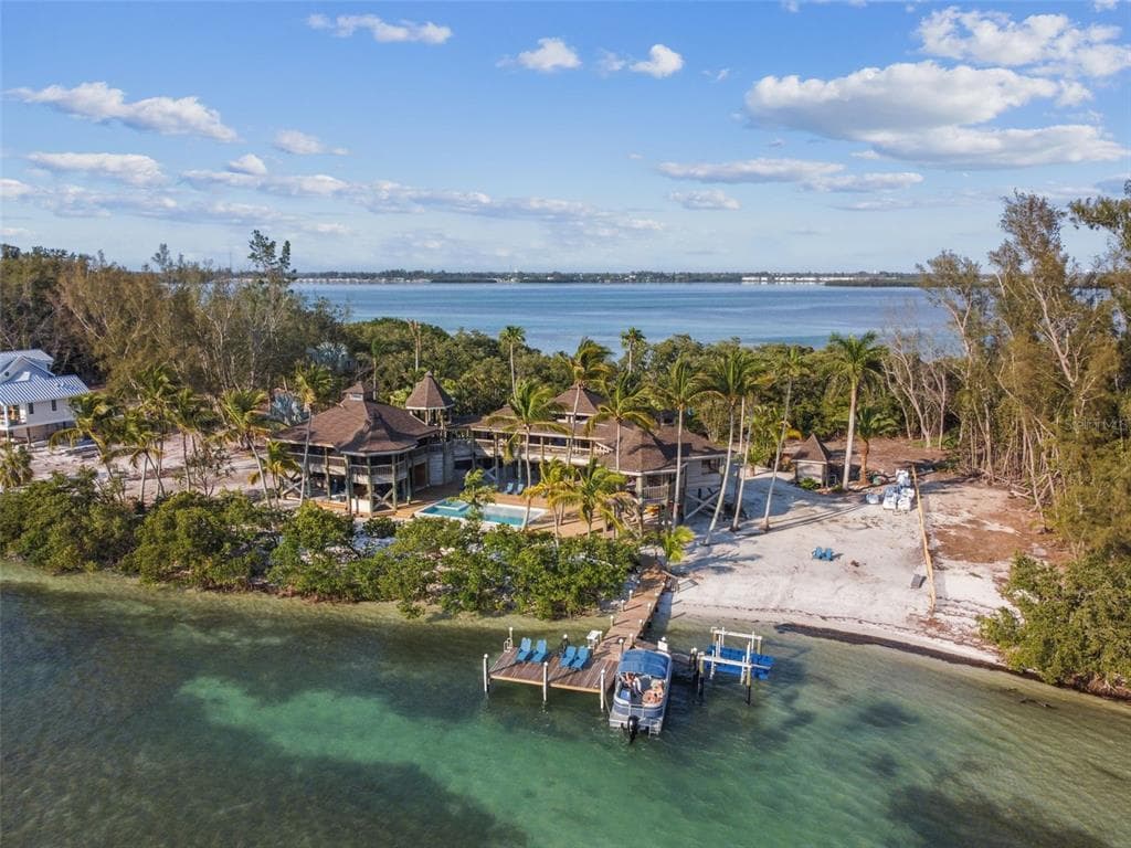 7147 LA LENAIRE DRIVE LONGBOAT KEY, FL 34228