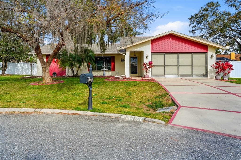 23209 BLUE RIDGE PLACE LAND O LAKES, FL 34639