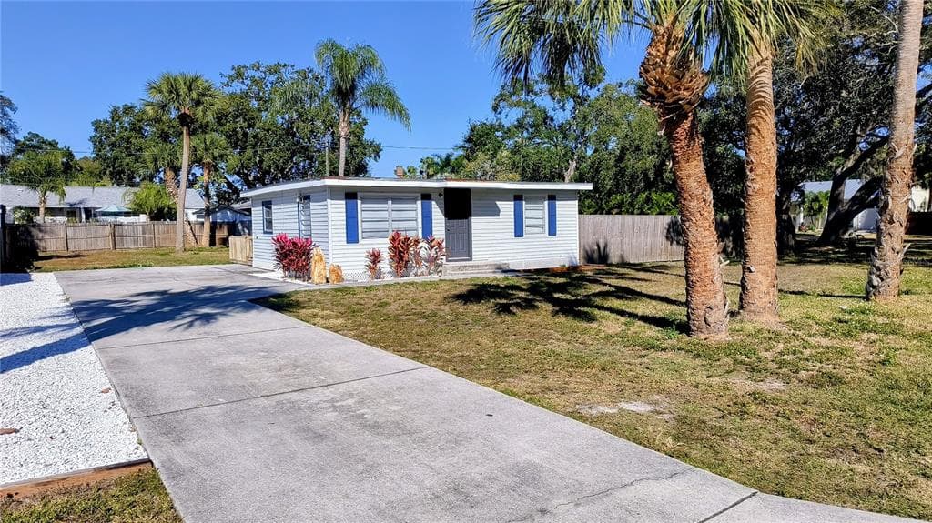 817 OHIO AVENUE PALM HARBOR, FL 34683