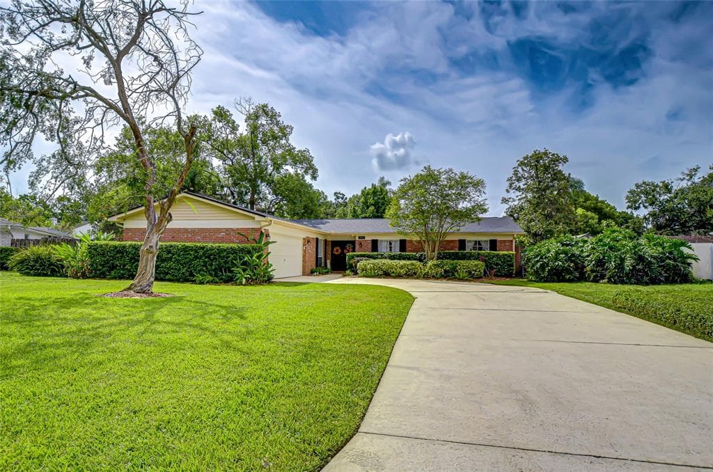 1904 LITTLE COVE TAMPA, FL 33613
