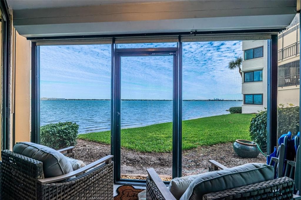 5633 PUERTA DEL SOL BOULEVARD S UNIT 103 ST PETERSBURG, FL 33715