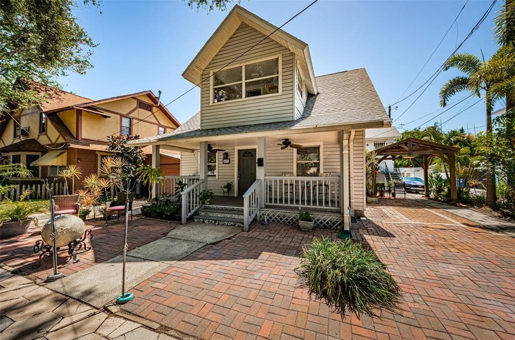 833 1ST STREET NE ST PETERSBURG, FL 33701