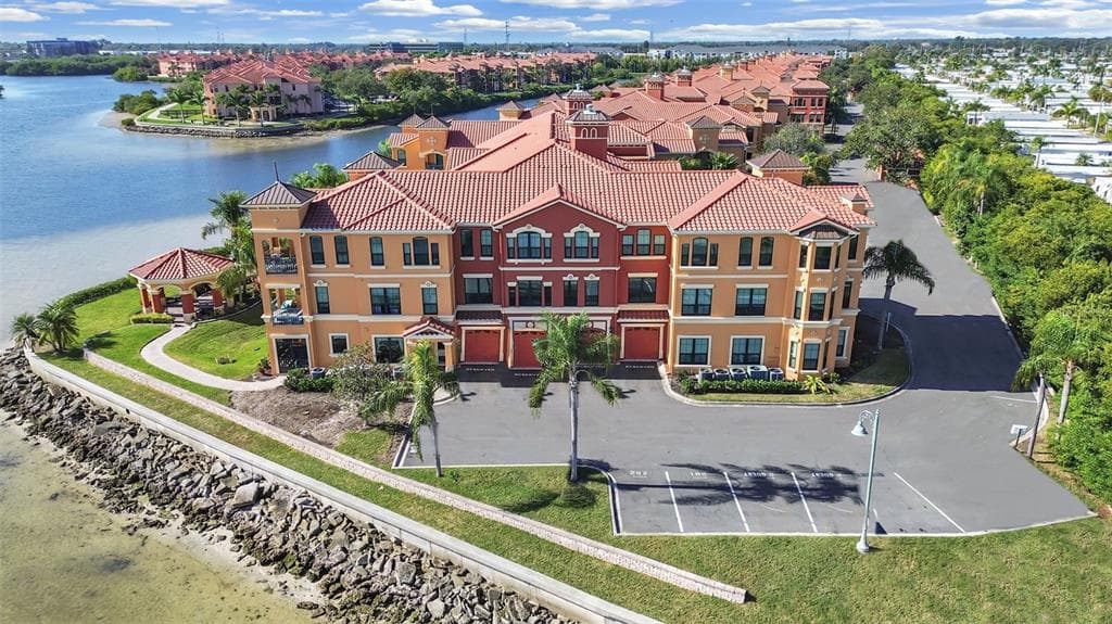 2773 VIA CIPRIANI UNIT 1322A CLEARWATER, FL 33764