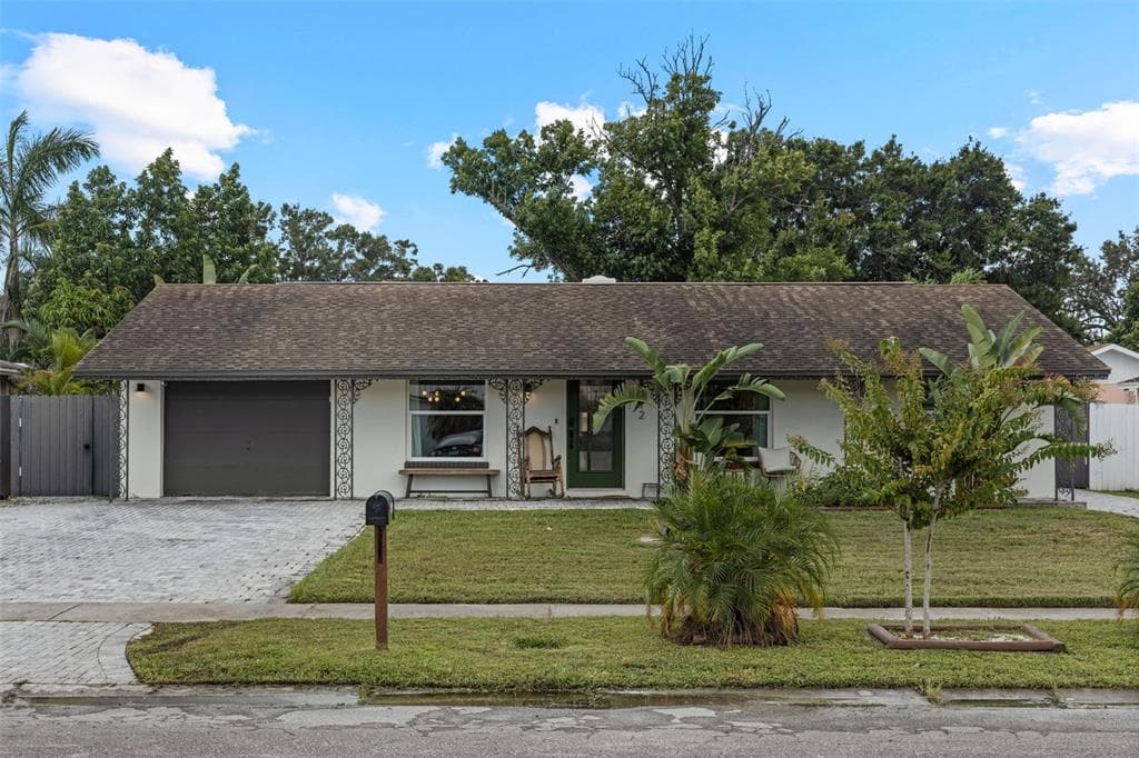 8212 DONALDSON DRIVE TAMPA, FL 33615