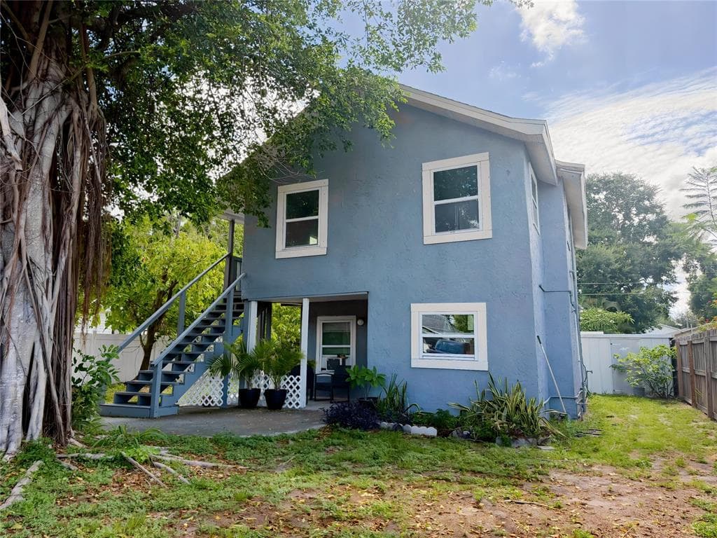 1208 17TH ST N ST PETERSBURG, FL 33713