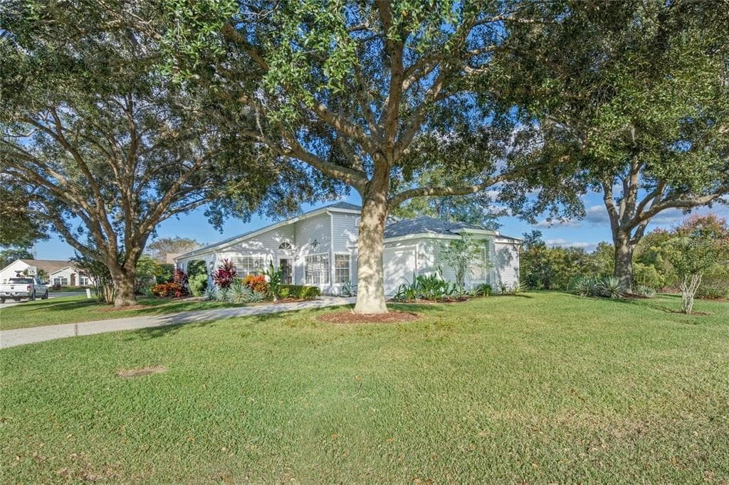 25300 HIBISCUS STREET LEESBURG, FL 34748