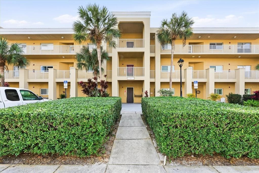 2231 UTOPIAN DRIVE E UNIT 309 CLEARWATER, FL 33763