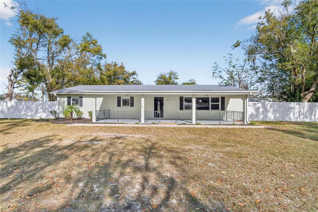 902 CHARLIE GRIFFIN ROAD PLANT CITY, FL 33566