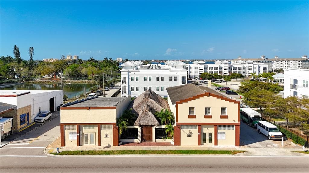 1001 & 1007 MANATEE AVENUE E