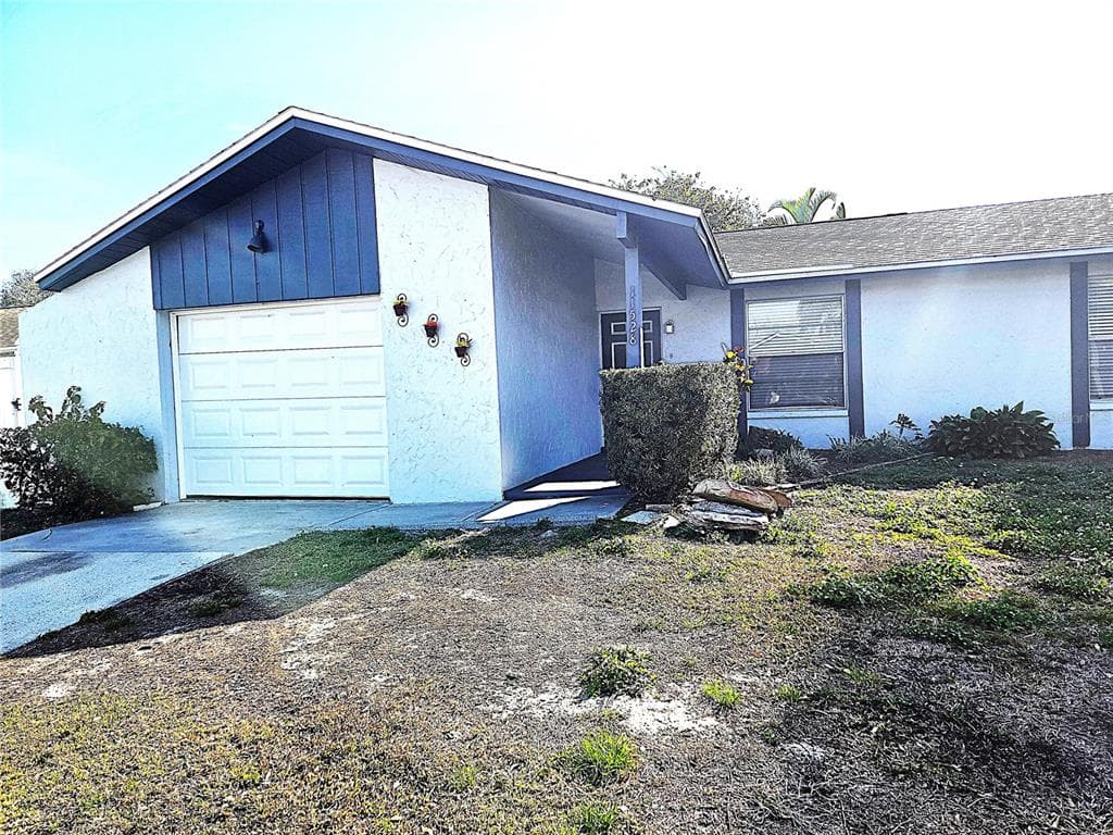 11528 107TH AVENUE LARGO, FL 33778
