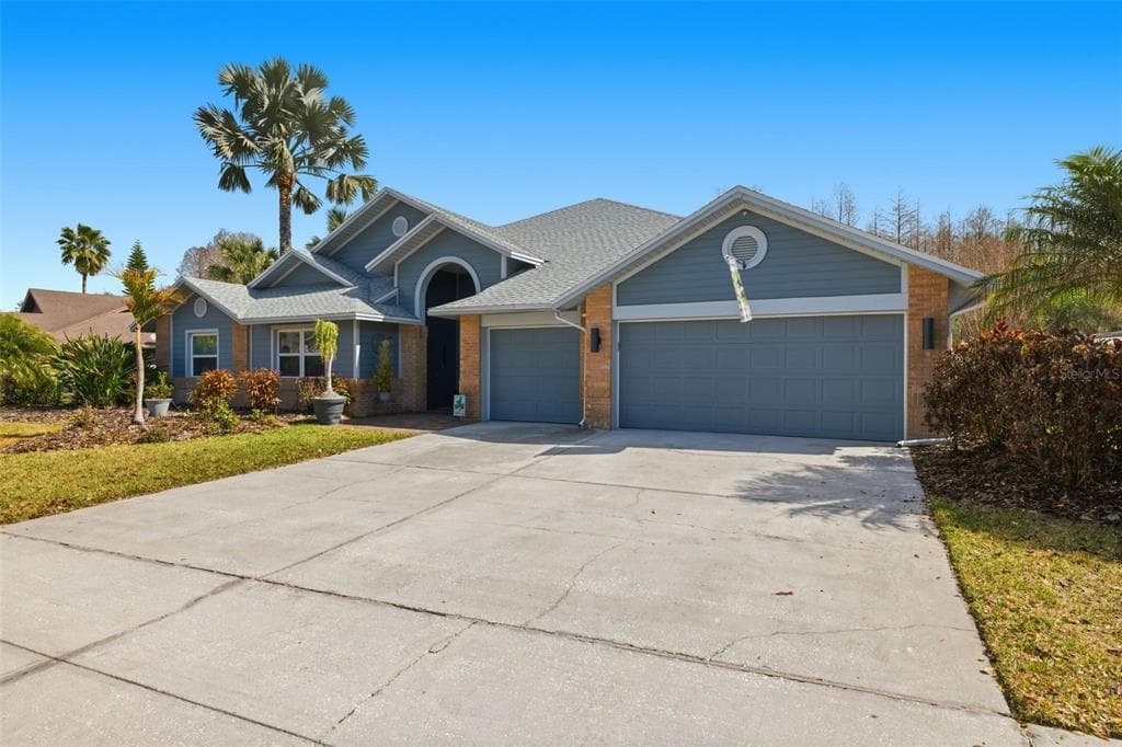 6416 THOROUGHBRED LOOP ODESSA, FL 33556