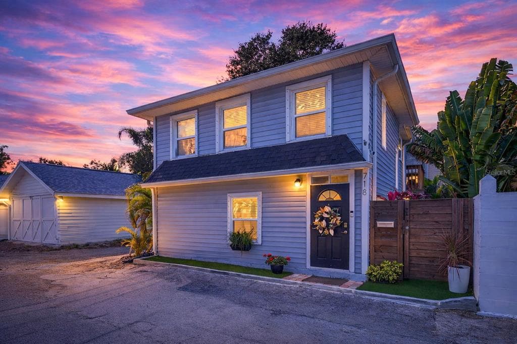 718 26TH AVENUE N ST PETERSBURG, FL 33704