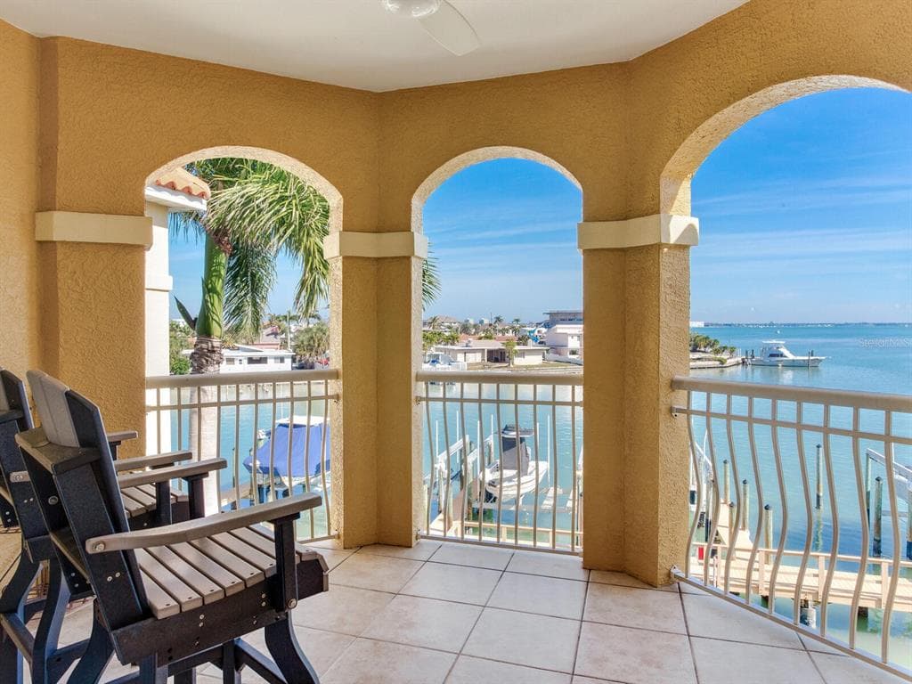 5353 GULF BOULEVARD UNIT B202 ST PETE BEACH, FL 33706