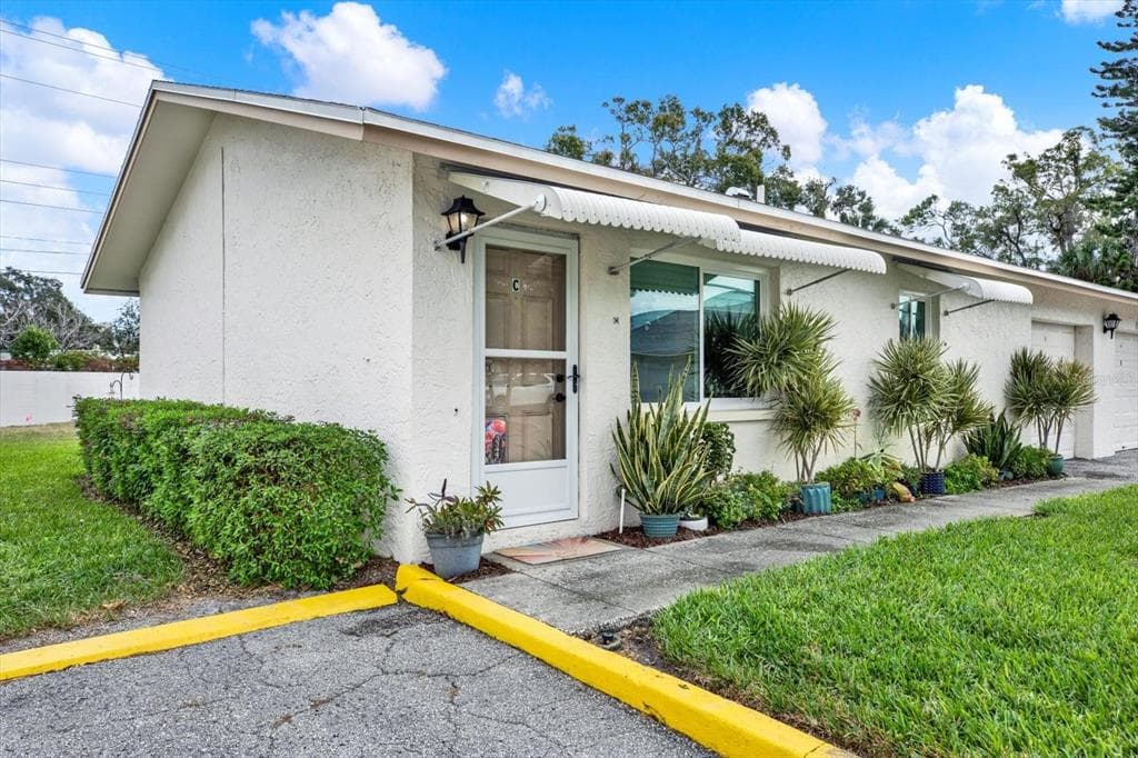 3344 37TH WAY S UNIT C1 ST PETERSBURG, FL 33711