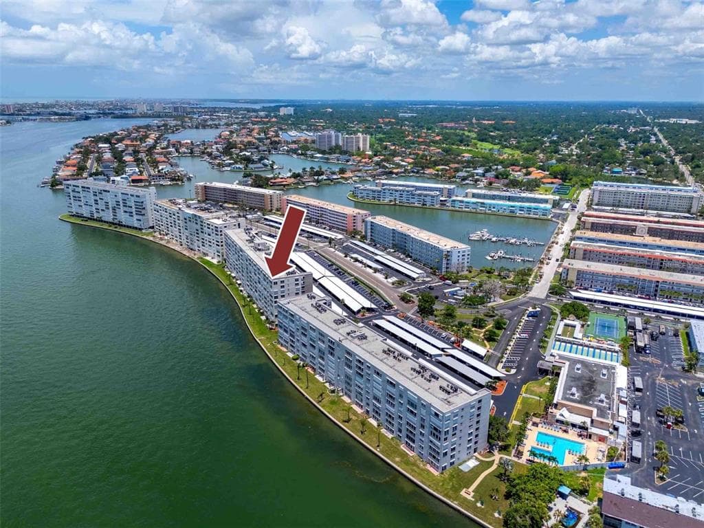 5980 SHORE BOULEVARD S UNIT 701 GULFPORT, FL 33707