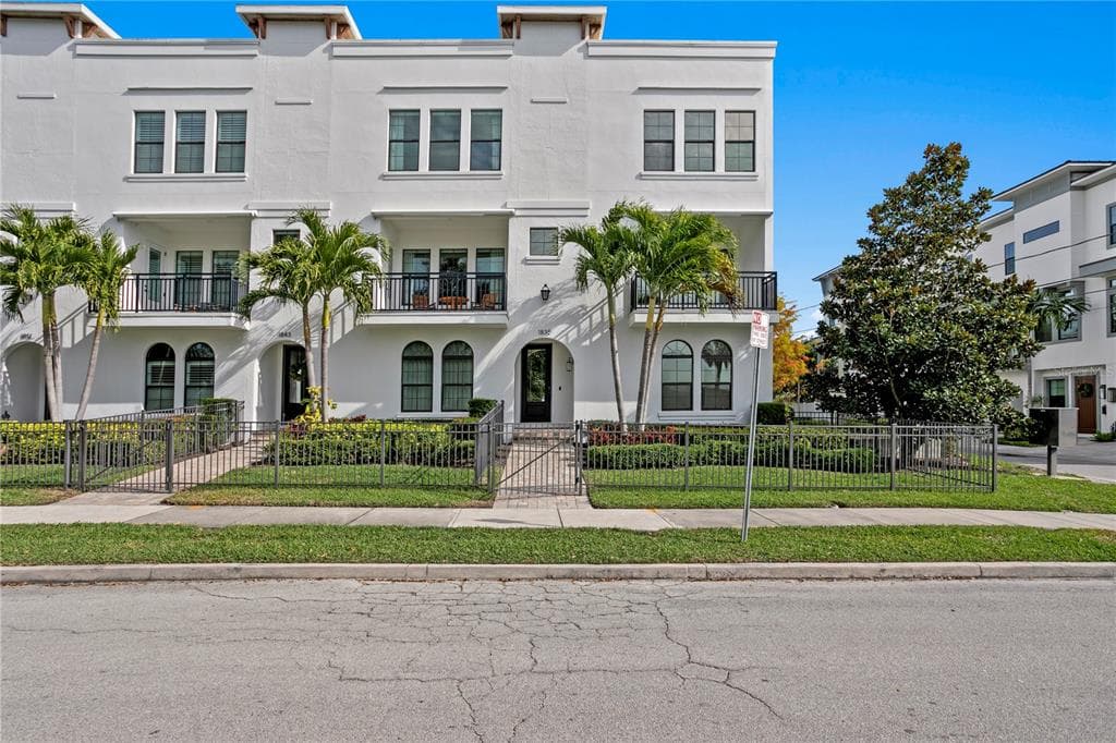1835 5TH STREET N ST PETERSBURG, FL 33704
