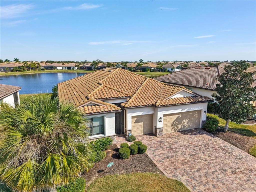 227 HERITAGE PRESERVE RUN BRADENTON, FL 34212