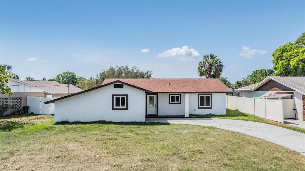 8705 TAHITI LANE TAMPA, FL 33615