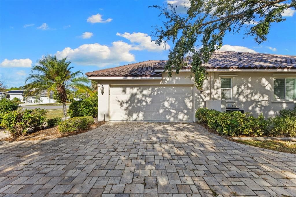 2208 CALUSA LAKES BOULEVARD NOKOMIS, FL 34275