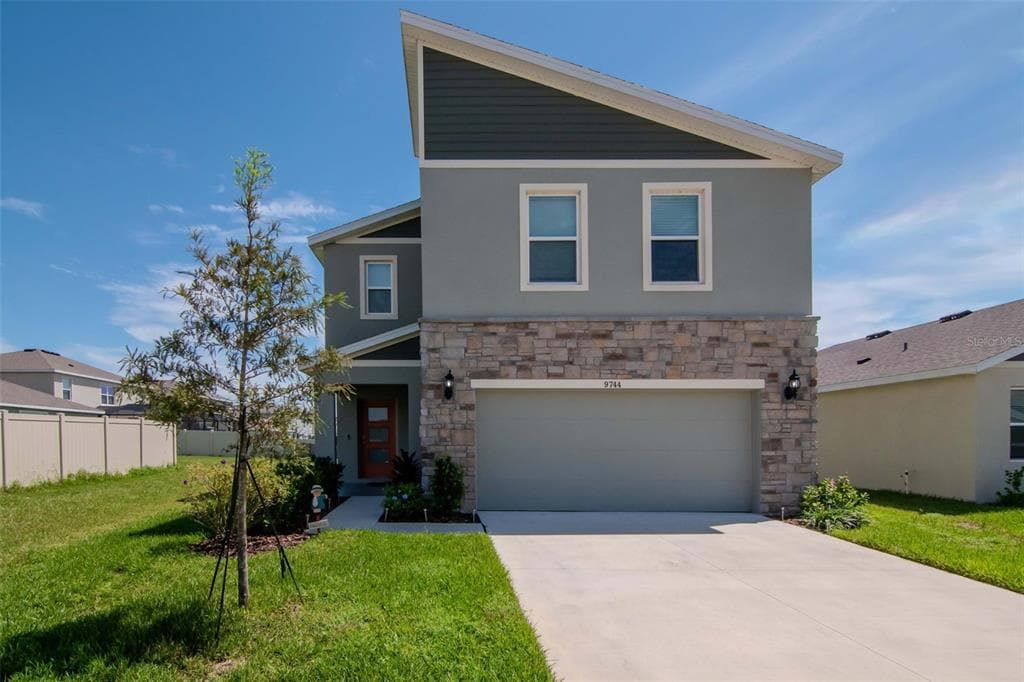 9744 CRESCENT RAY DRIVE