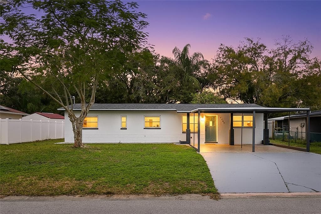 7406 MANCHESTER LANE TAMPA, FL 33619