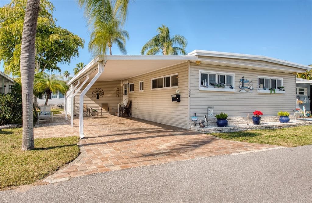 18675 US HIGHWAY 19 N UNIT 301 CLEARWATER, FL 33764