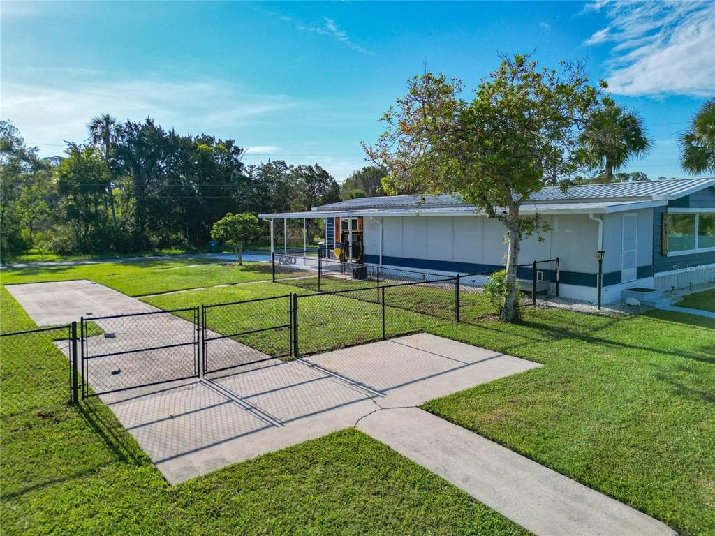 2560 N COMANCHE POINT CRYSTAL RIVER, FL 34429