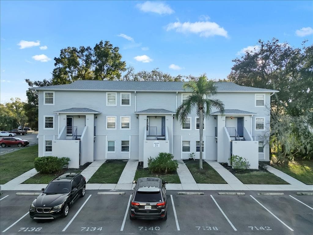 7128 WATERSIDE DRIVE UNIT 7128 TAMPA, FL 33617