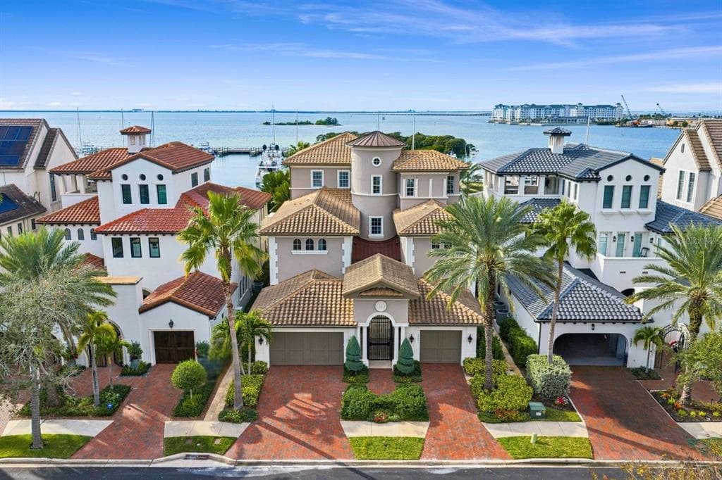 5905 BEACON SHORES STREET TAMPA, FL 33616