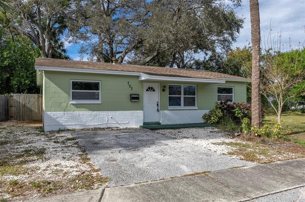 727 14TH STREET S ST PETERSBURG, FL 33705