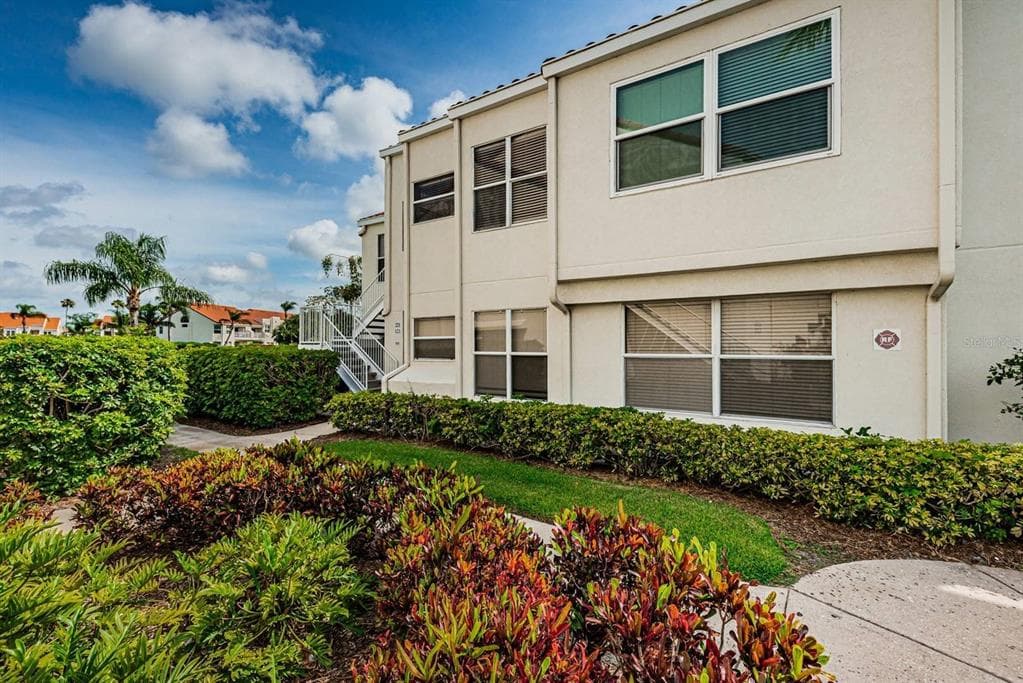 6077 BAHIA DEL MAR BOULEVARD UNIT 221 ST PETERSBURG, FL 33715