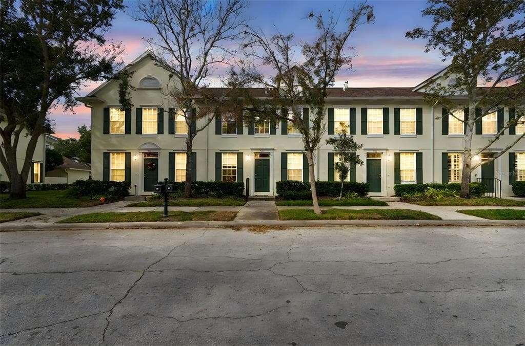 9811 W PARK VILLAGE DRIVE TAMPA, FL 33626