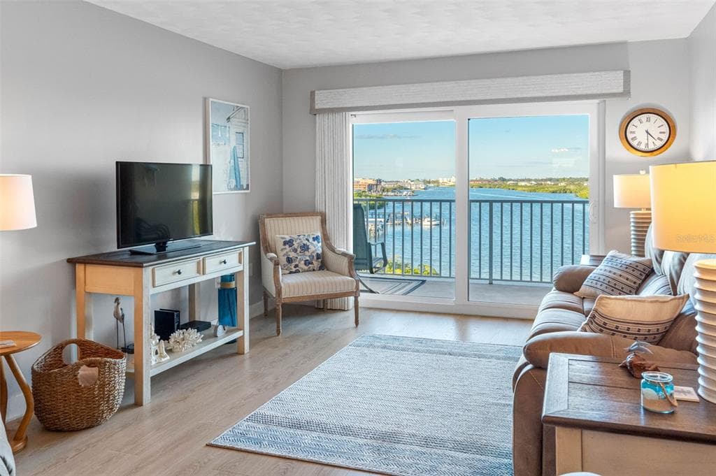 19451 GULF BOULEVARD UNIT 706 INDIAN SHORES, FL 33785
