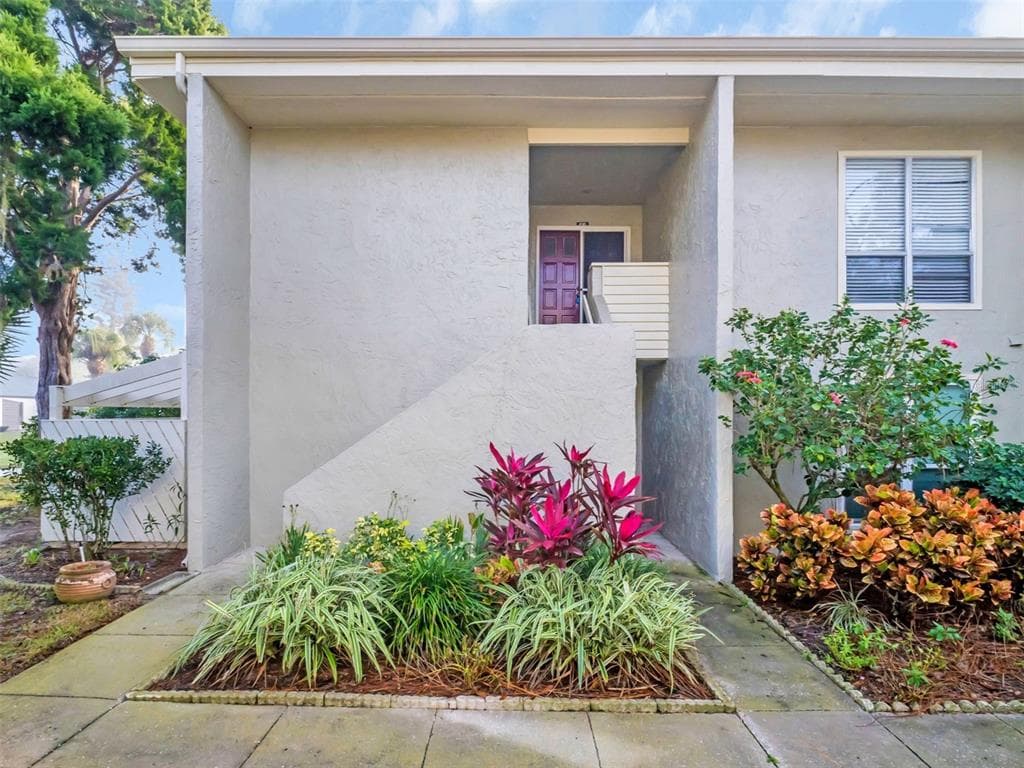 616 WINDRUSH BAY DRIVE UNIT 616 TARPON SPRINGS, FL 34689