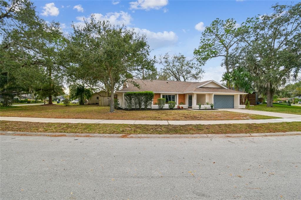 120 ROSEWOOD DRIVE PALM HARBOR, FL 34685